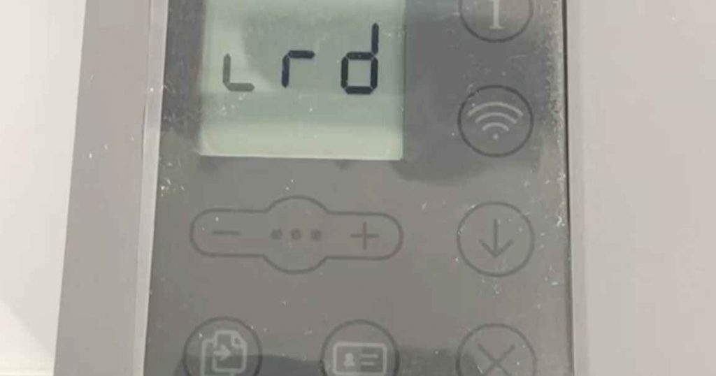 HP233DW固件更新升级失败后开机显示RD变3020维修