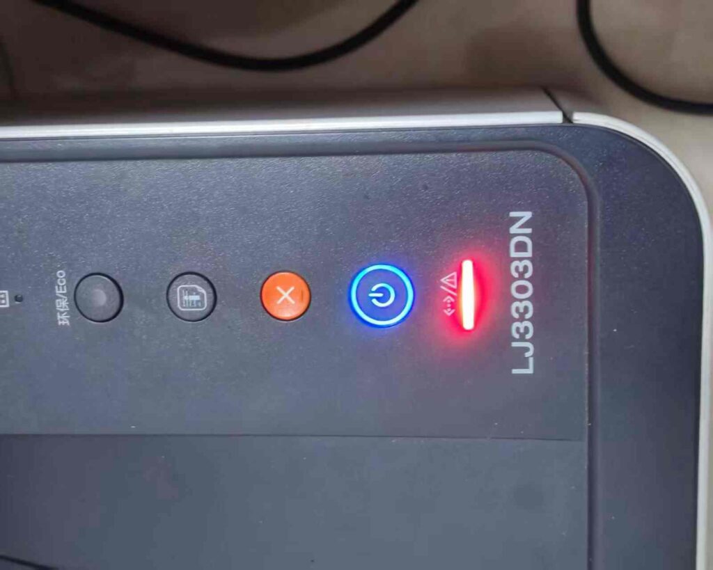 联想LJ3306DN以新的纸盒1搓纸轮进行更换，准备新的定影器，准备新的传输带单元